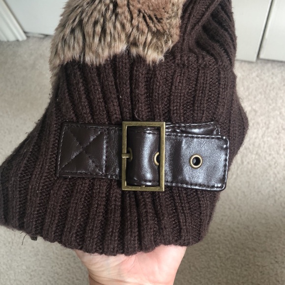 Fur Sweater Vest. Size Medium. - Picture 4 of 4